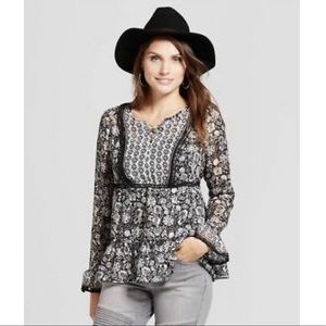 Knox Rose Peasant Top 🖤